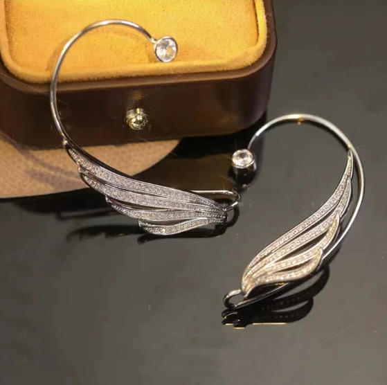 Crystal Feather Earrings(両耳セット)